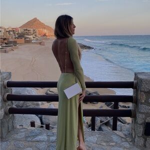 Meshki Green Long Sleeve backless Dress